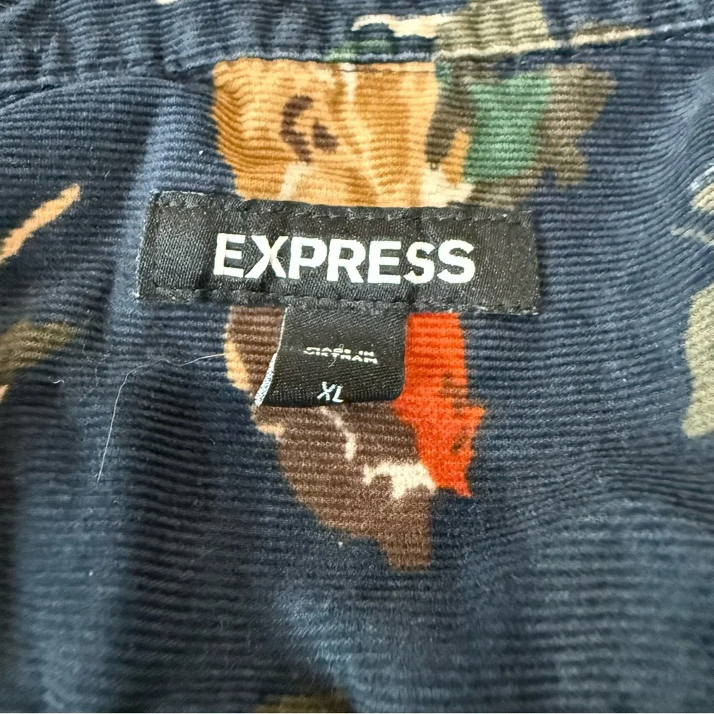 Express Men's Floral Print Corduroy Button-Down Shirt Size XL - Picture 5 of 6